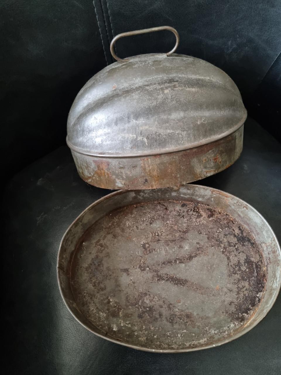 Antieke Engelse Puddingvorm van Tin Metal.  20 cm lang x 15 cm