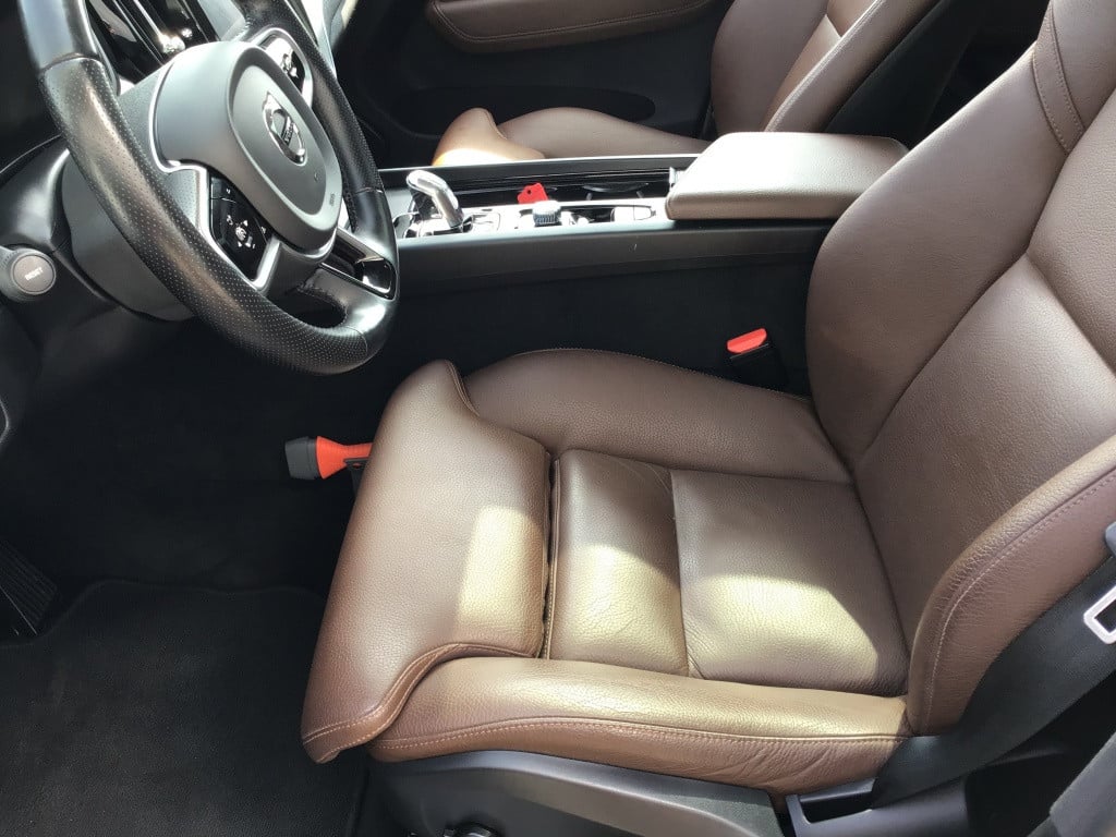 Volvo XC60 t8 390pk recharge mo.pro leder/luchtvering/h.k. audio/360 camera