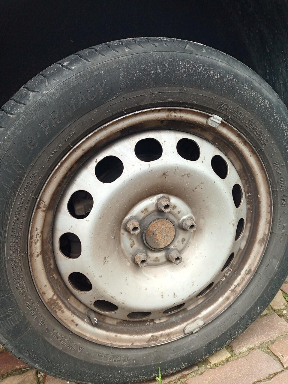 4 zomerbanden op velg 205/55 R 16 voor Caddy