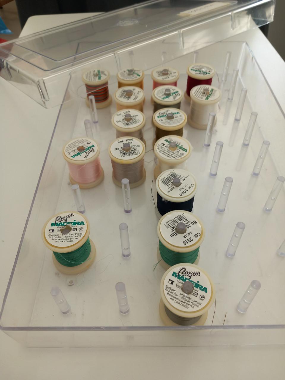 Madeira borduurgaren met opbergbox