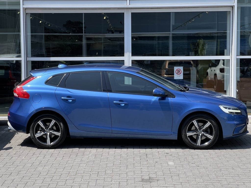 Volvo V40 t3 153pk nordic+sport| standkachel| trekhaak| navi| r-design