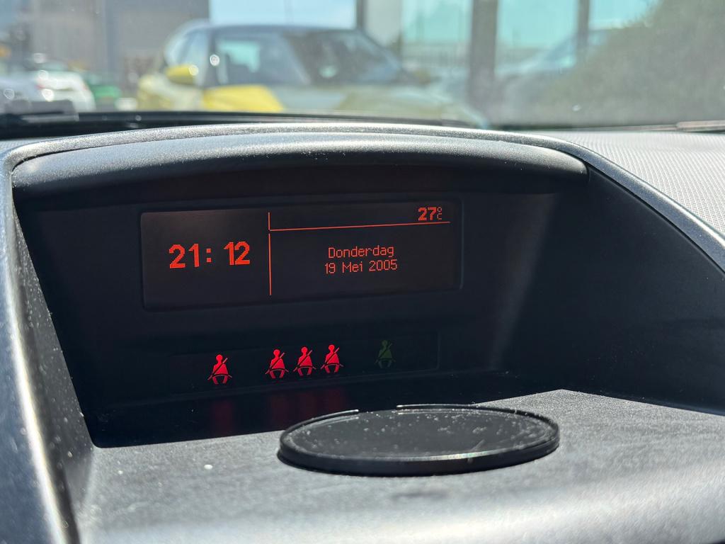 Peugeot 207 1.6-16v xs pack * airco > camera