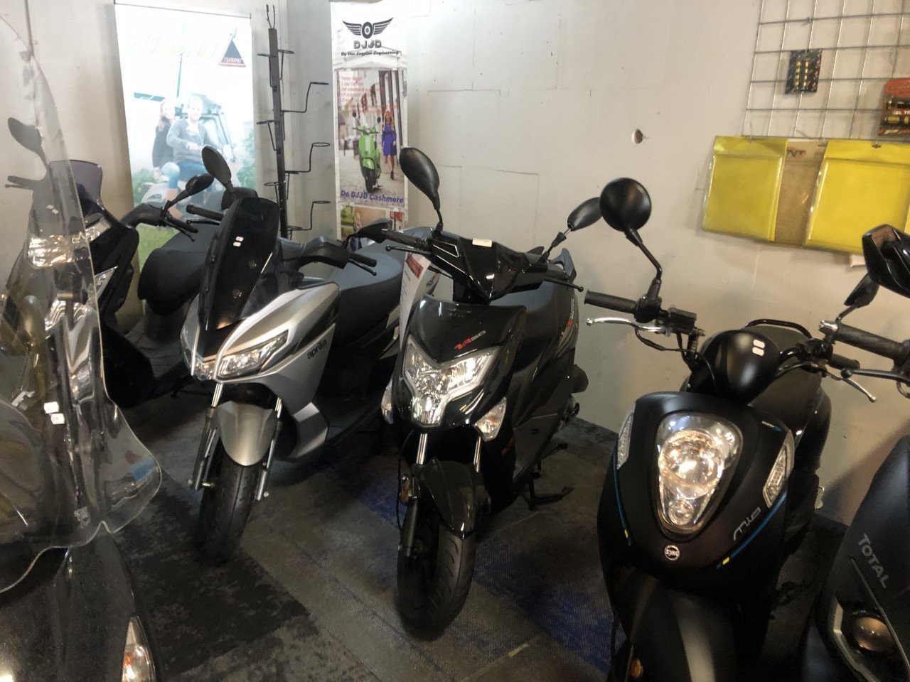 GROOTAANBOD 120X PIAGGIO ZIP VESPA SPRINT AEROX PEUGEOT SPEEDFIGHT KISBEE