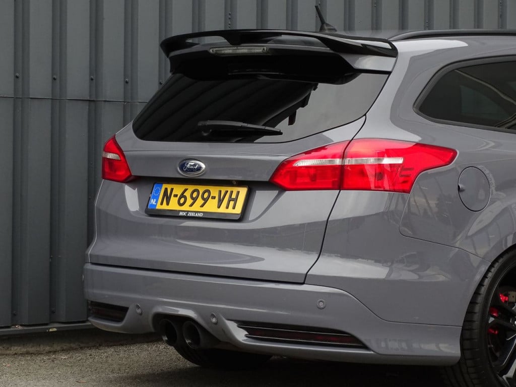 Ford Focus wagon 2.0 st-3 250pk | camera | recaro | 19"