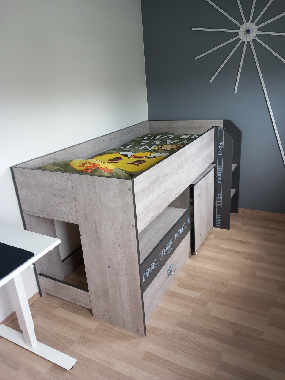Hoogslaper bed inclusief bureau