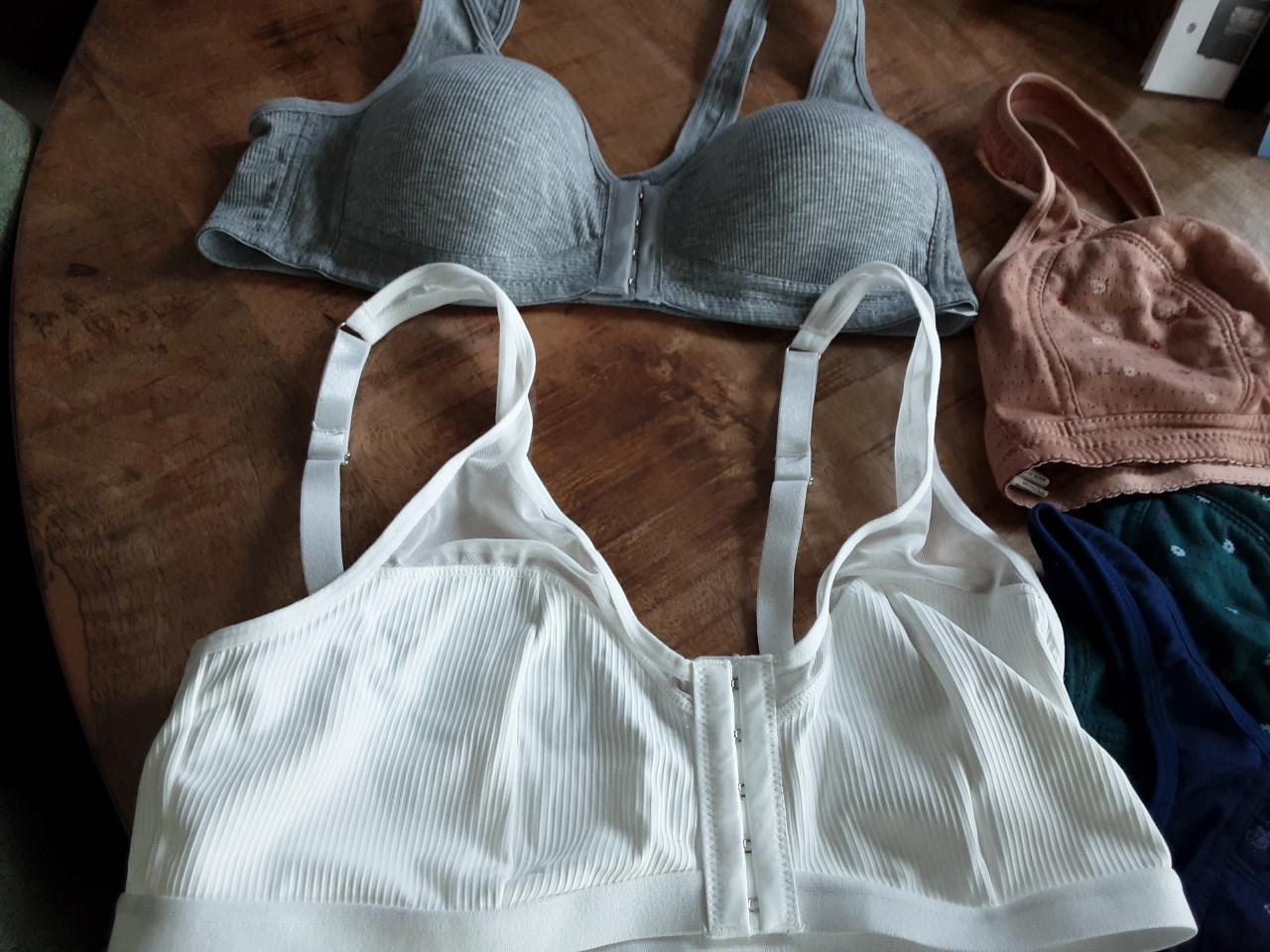 5 nieuwe BHs mt xL samen voor 5 euro