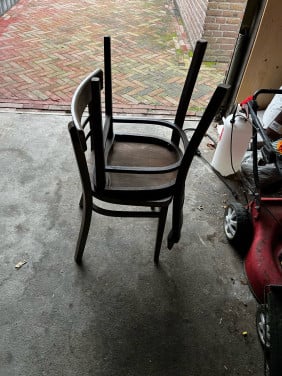 Gratis 4 caféstoelen