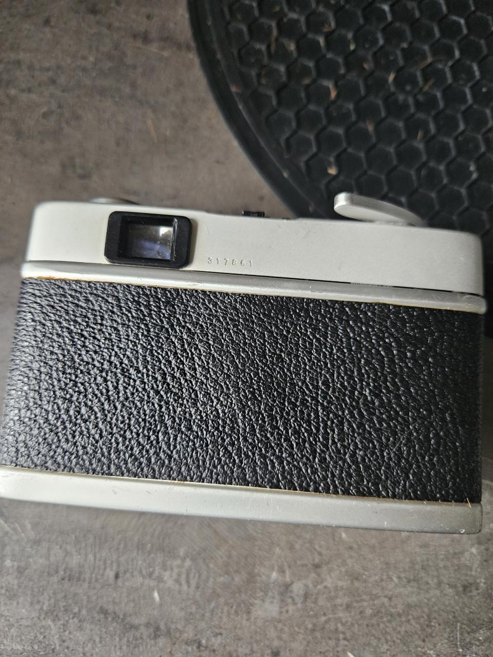 Mooie vintage Konica C35 V analoge camera jaren 70