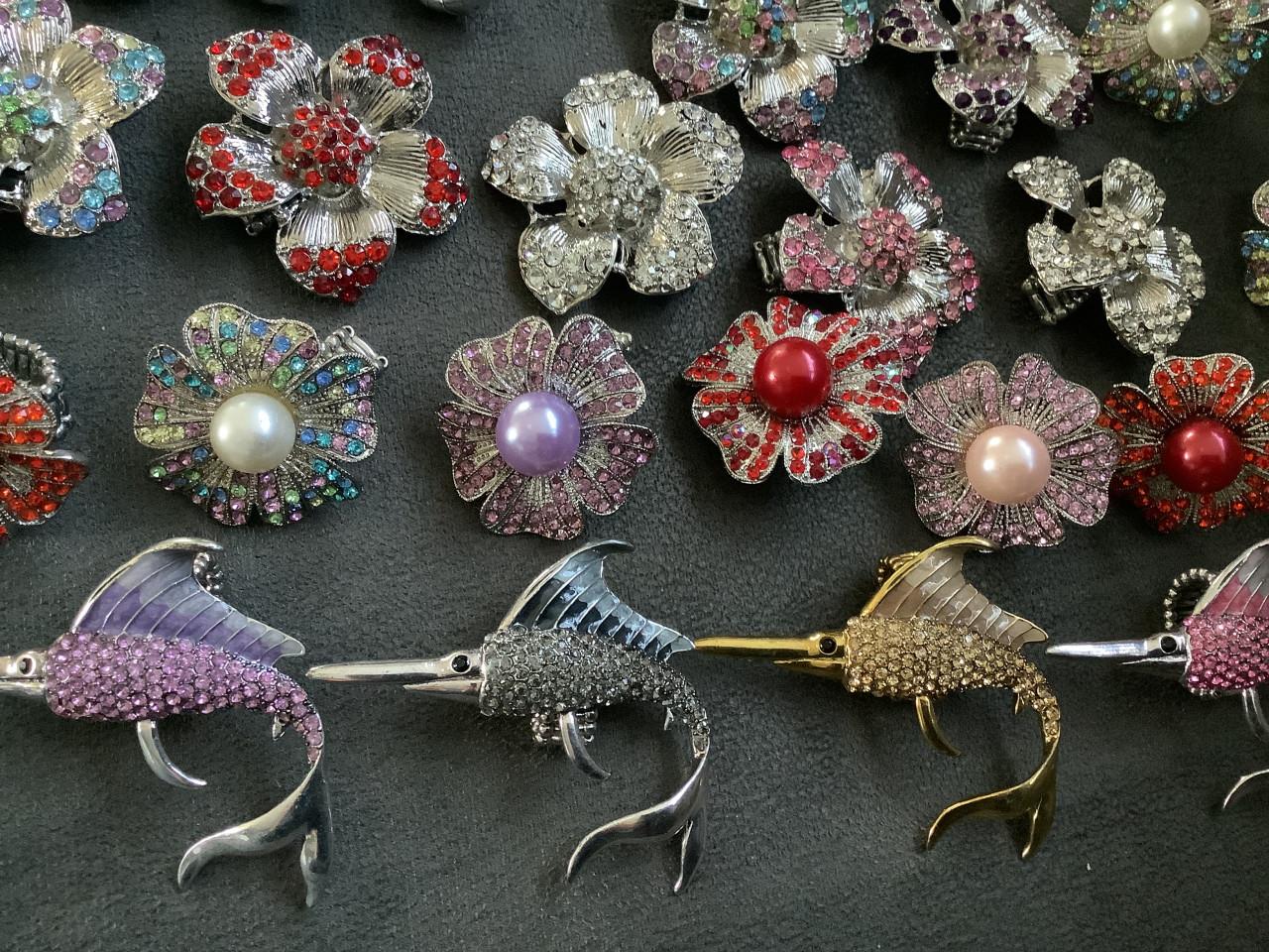 Partij mooie rekbare ringen. (Partij 42)