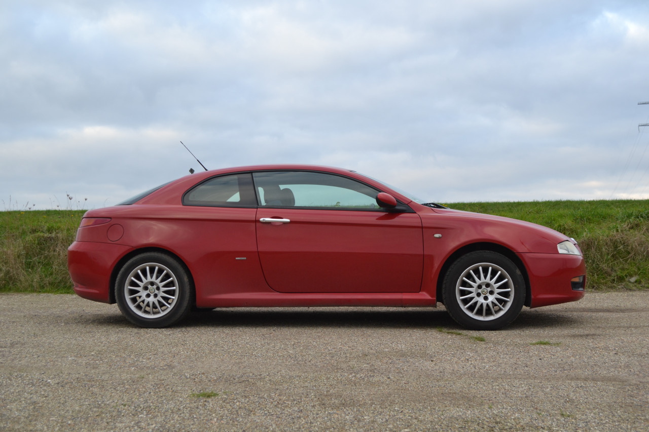 Alfa Romeo GT 1.8 Twin Spark Progression