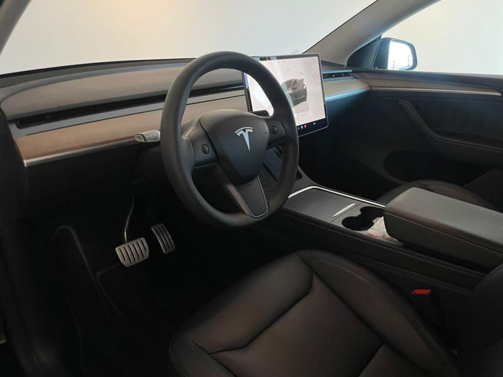 Tesla Model Y long range awd 75 kwh