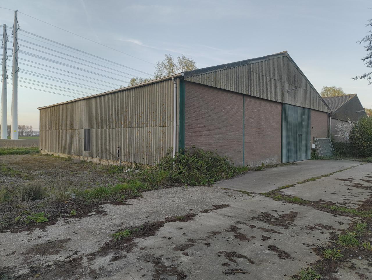 TE HUUR - Loods van 400 m² in het buitengebied van Borssele