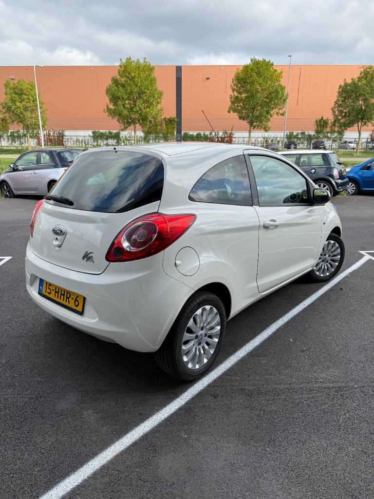 Ford KA 1.2 - titanium - airco