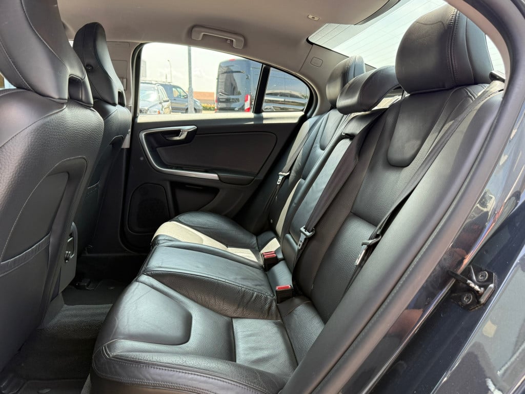 Volvo S60 2.0t intro edition