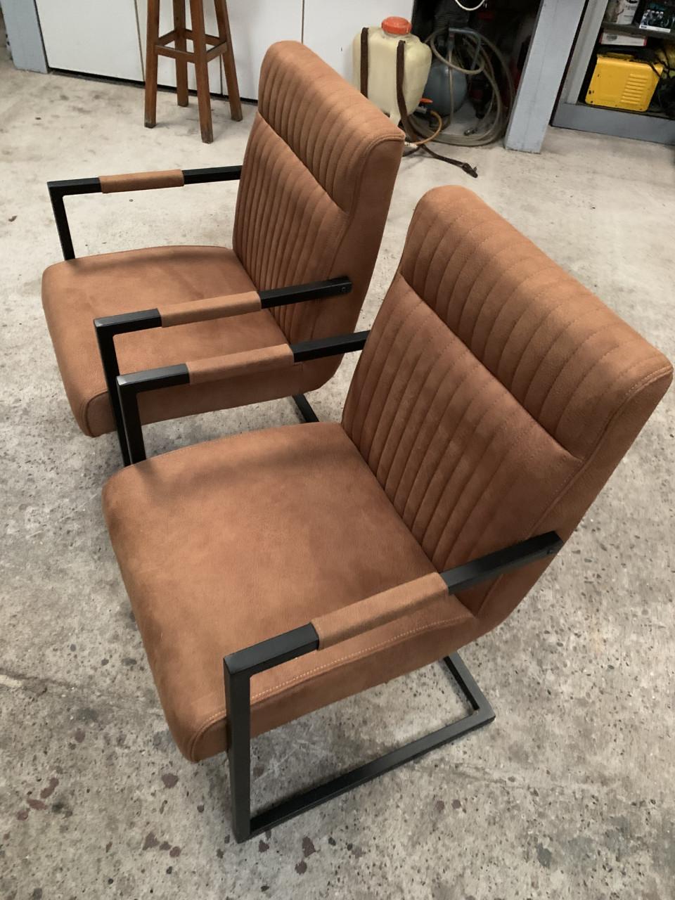 Set van 4 eetkamerstoelen met armleuningen