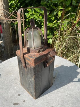Antieke batterij lamp