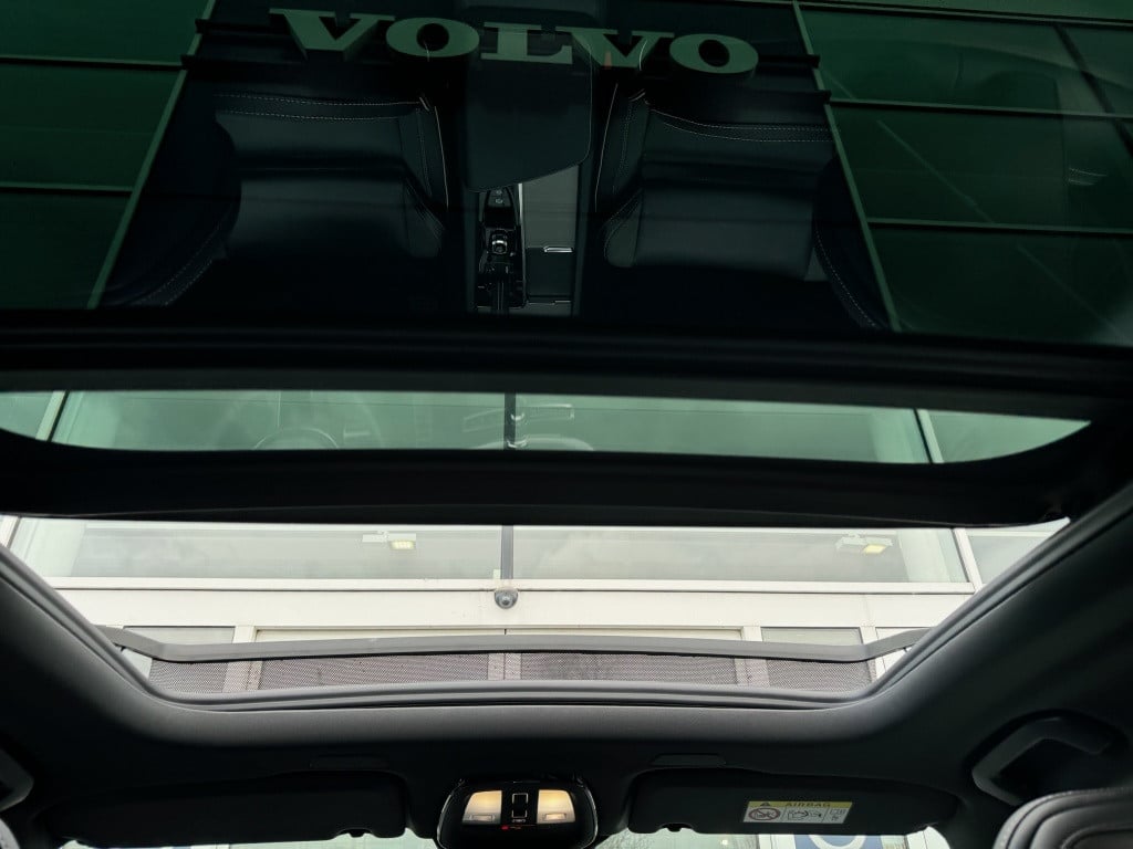 Volvo XC60 t6 340pk aut8 r-design| adap.cruise| panodak| google maps| trekh