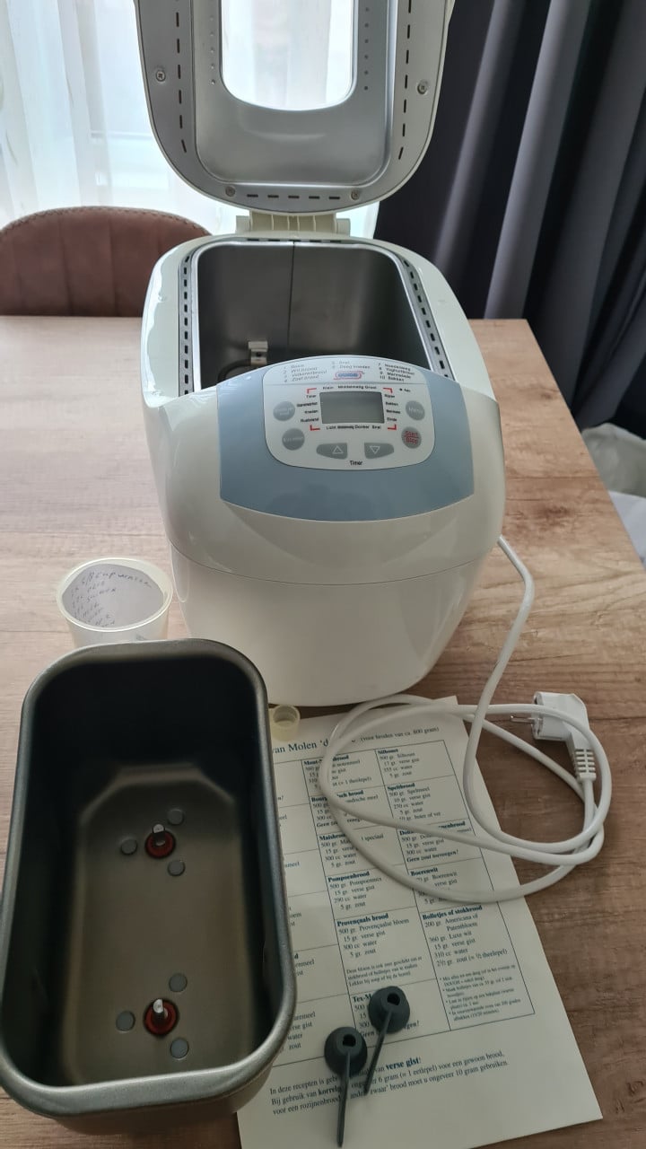 Broodbakautomaat Nieuw in doos merk QUIQQ 850W