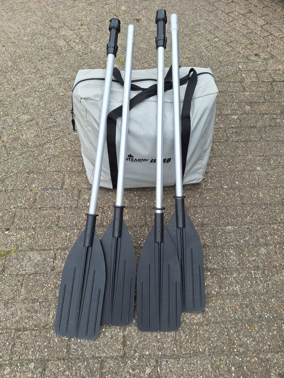Stearns IK-140 2 persoons kano met 2 deelbare peddels.
