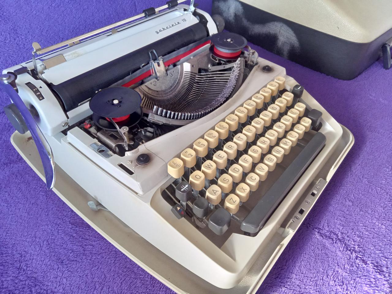 Typmachine Triumph Gabriele 10