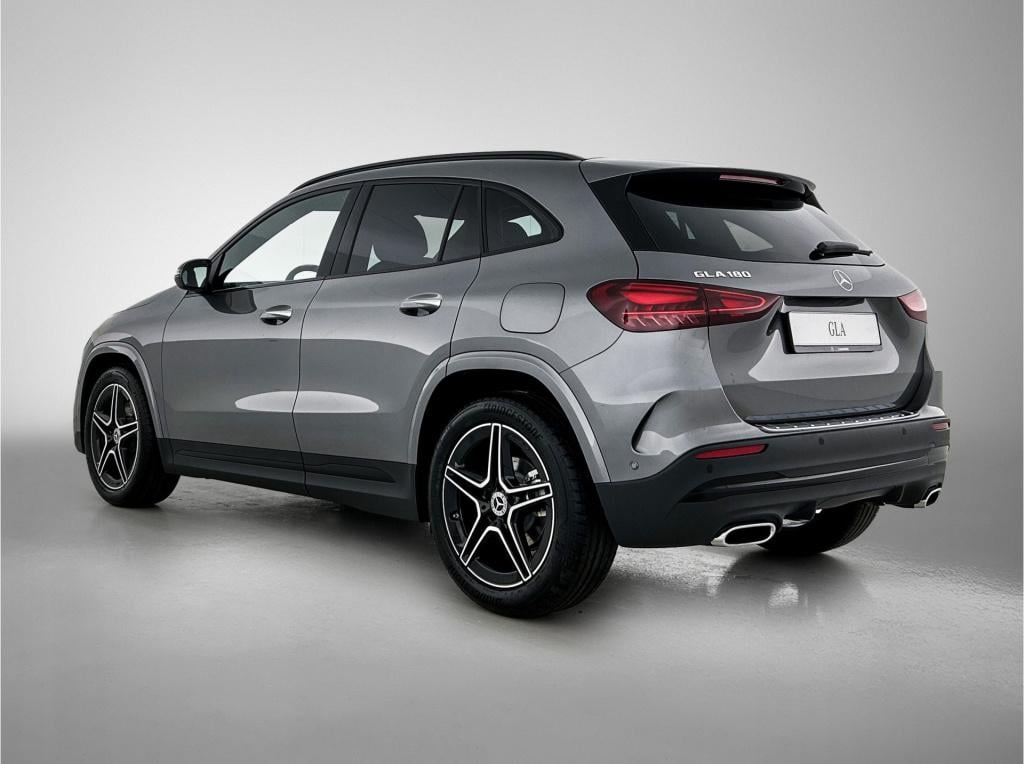 Mercedes-Benz Gla-klasse 180 business solution amg | nightpakket | trekhaak