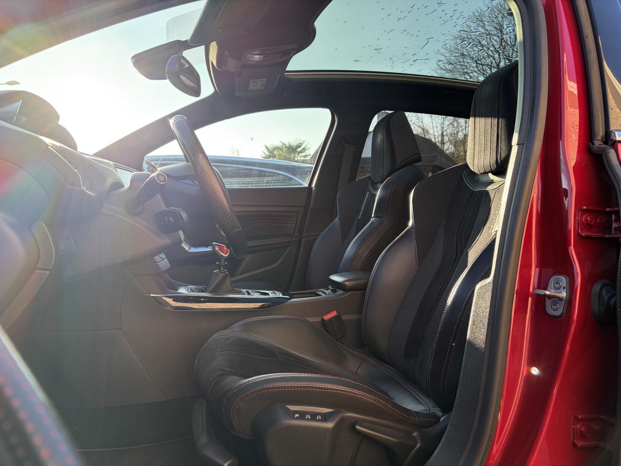 Peugeot 308 1.6e-thp GTI Sport Peugeot 308 1.6e-thp GTI Sport 270pk