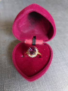 STALEN GOLDPLATED RING MET PAARSE ZIRKONIA STEEN. MT 20