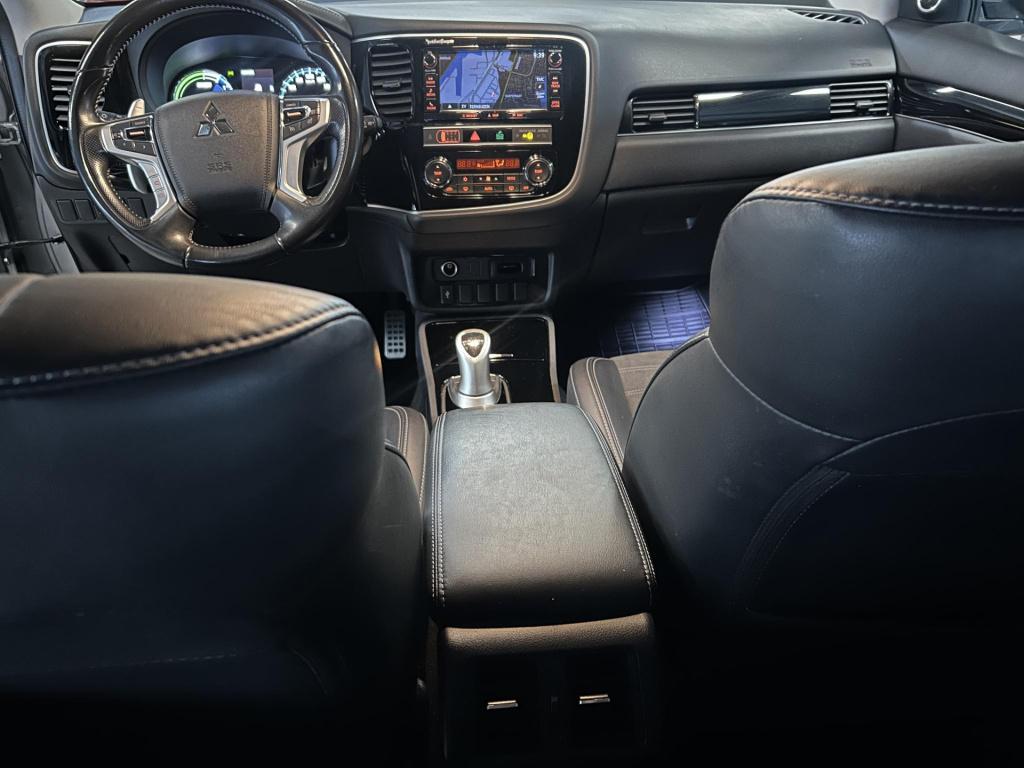 Mitsubishi Outlander 2.4 phev intense