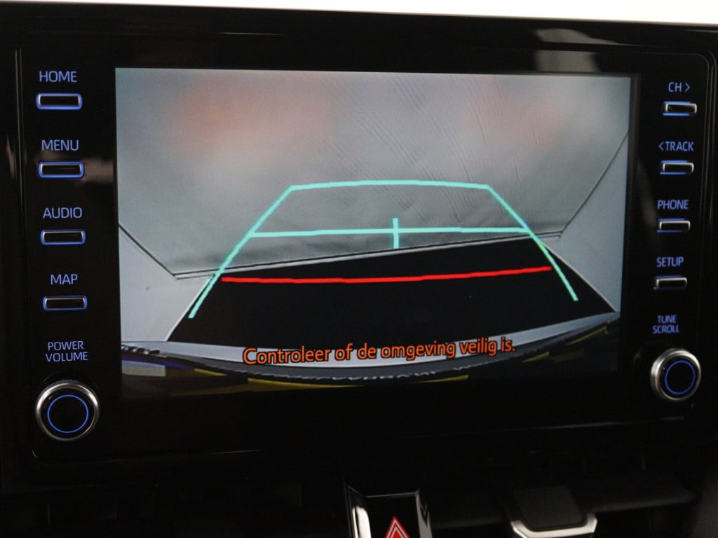 Toyota Corolla Touring Sports 2.0 hybrid style limited camera | trekhaak | 