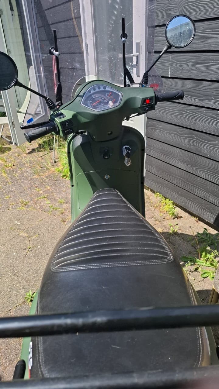 Snorscooter GTS Toscana; juni 2020 nieuw gekocht