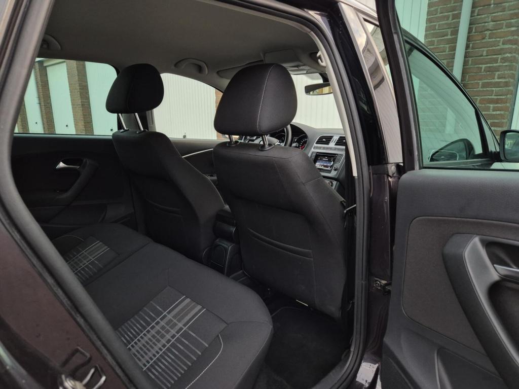 Volkswagen Polo 1.2 tsi lounge / 5- deurs / cruisecontrol / stoelverwarming