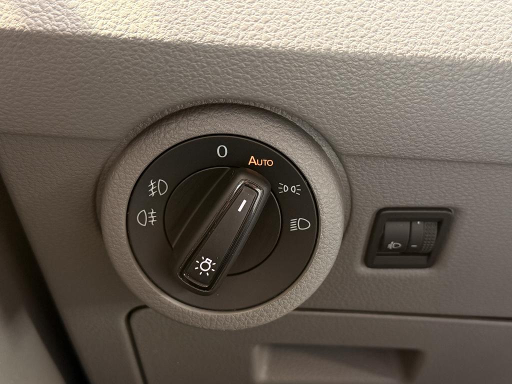 Volkswagen Transporter 2.0 tdi l2h1 28 comfortline t6 | 150pk | 6bak | navi