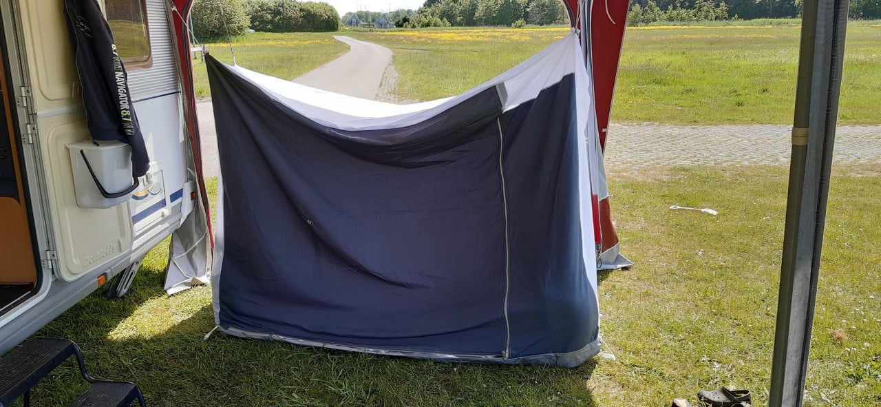 Slaaptent voor in voortent