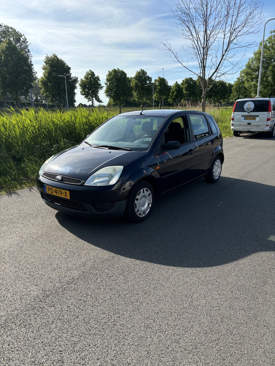 Ford fiesta met een voljaar apk!