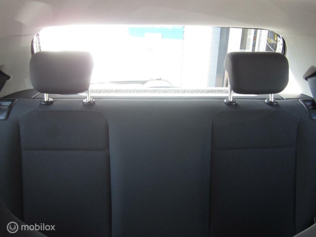 Volkswagen UP! 1.0 move up! airco/stuurbekr/nieuwe apk/nap/goedkoop rijden!