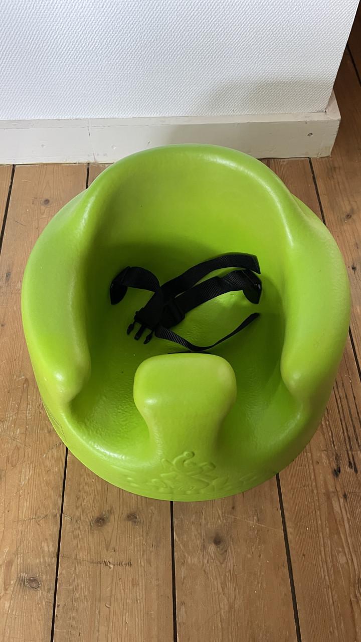 Bumbo babyzitje met eetblad