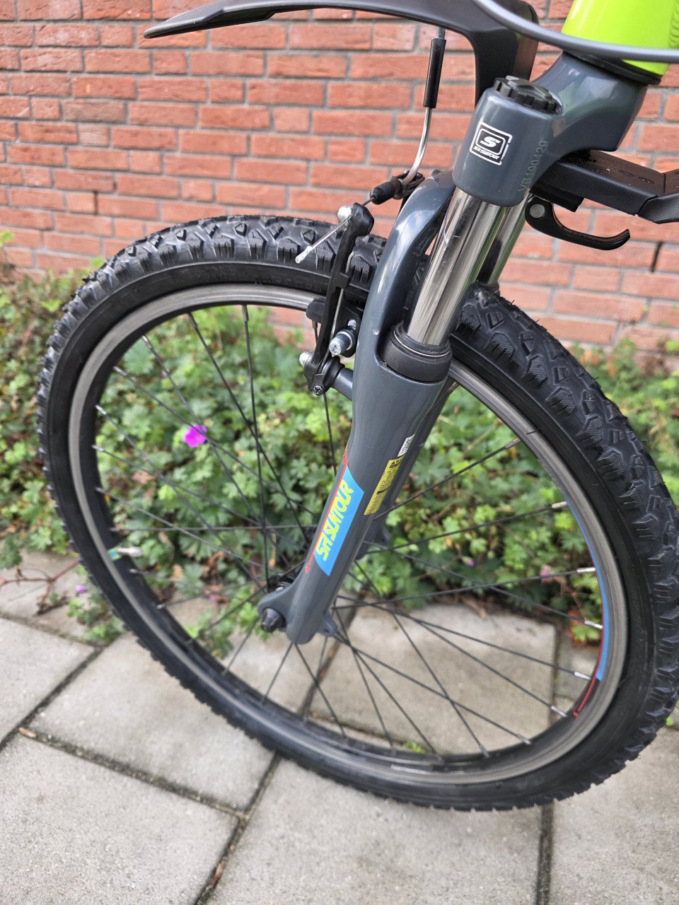 CUBE | RACE 240 | 24 INCH | FRAME 32 CM | 7 V | NETTE STAAT!