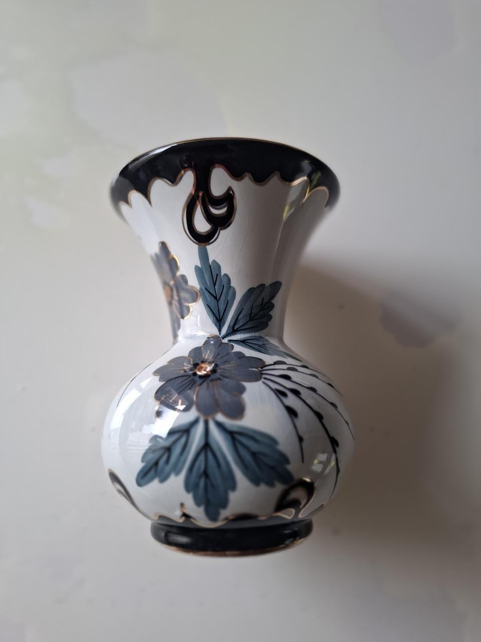 Prachtig vaasje van Flora Gouda Plateel!