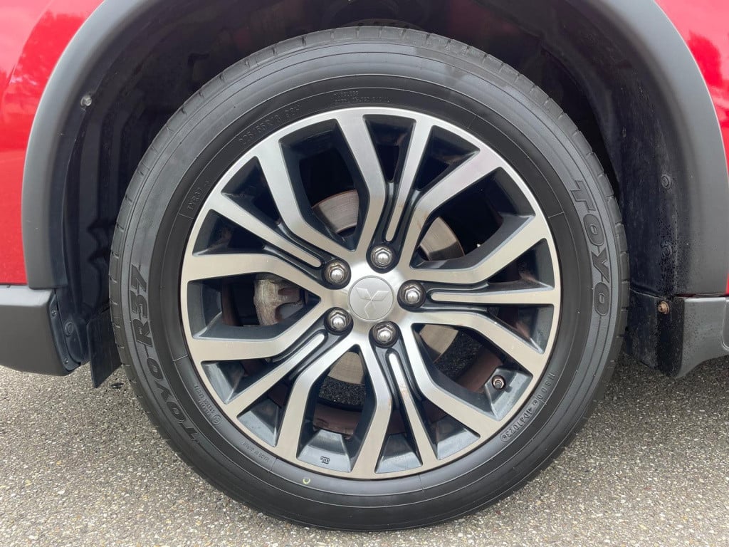 Mitsubishi Outlander 2.0 connect pro