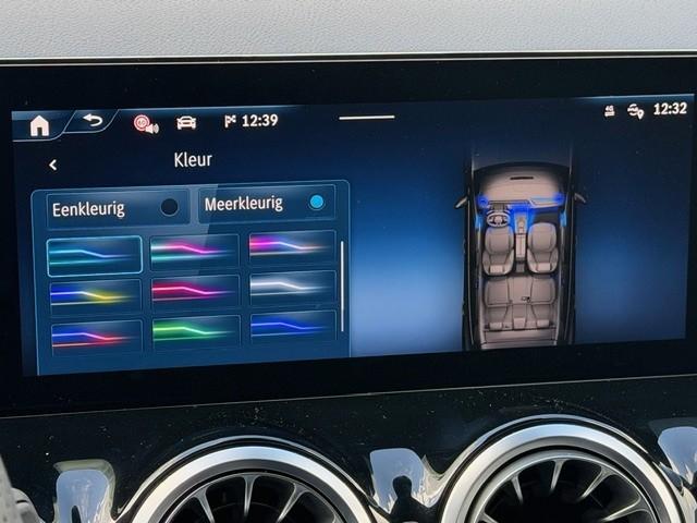 Mercedes-Benz Gla-klasse 200 business solution amg l panoramadak l mbux l m