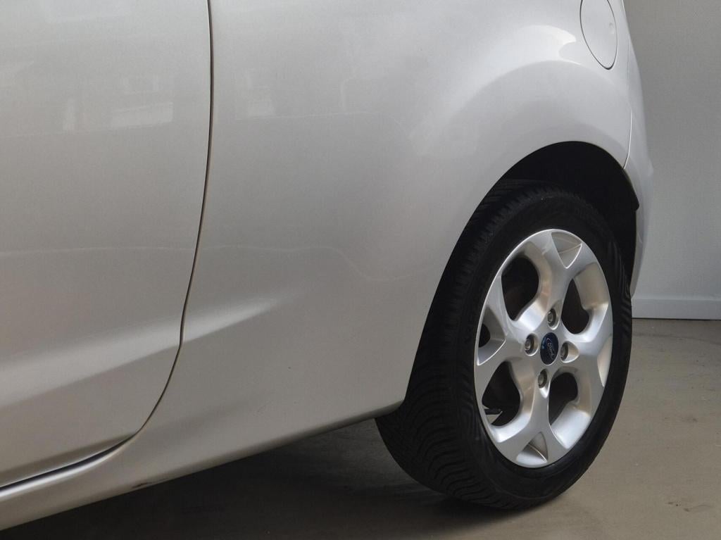 Ford Fiesta 1.4 titanium / automaat / origineel nl