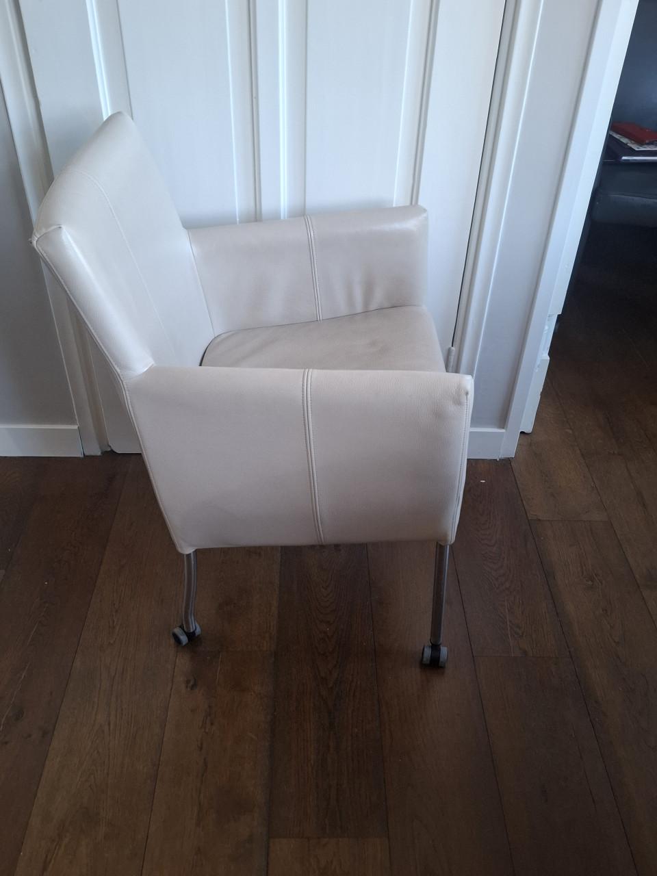 Eetkamer stoelen op wieltjes