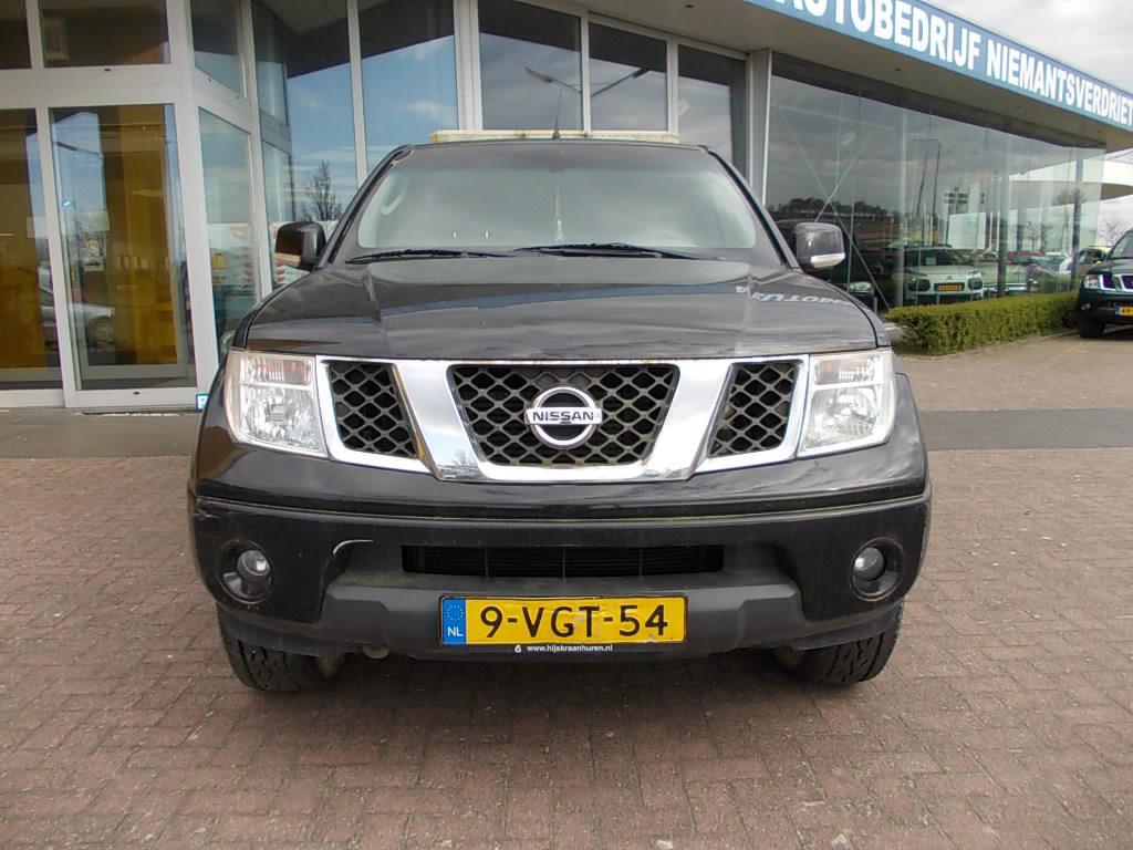 Nissan Navara 2.5 dci 4wd bj. 2010 motor defect!! export