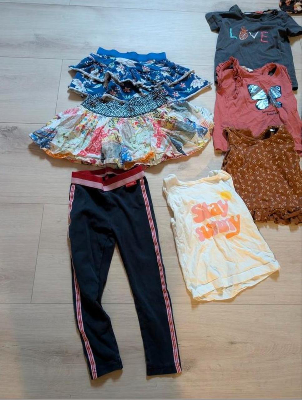 Meisjes kleding maat 98