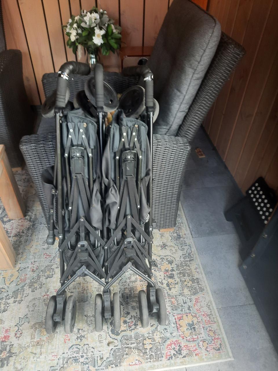 Koelstra tweeling buggy