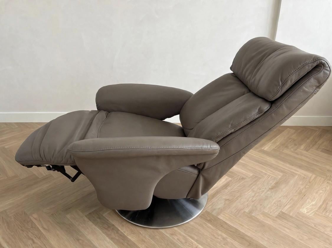 Meubelzorg sta op stoel en relax fauteuil, maat M