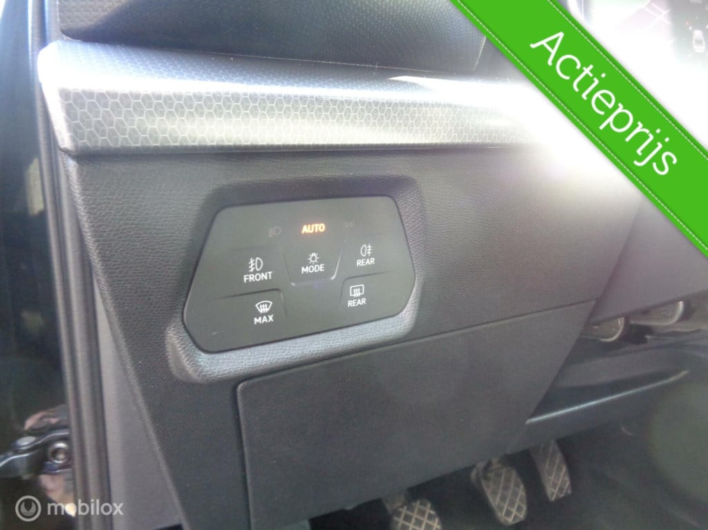 Seat Leon Sportstourer 1.5 tsi 130pk style edition/led/pdc/airco/carplay/lm