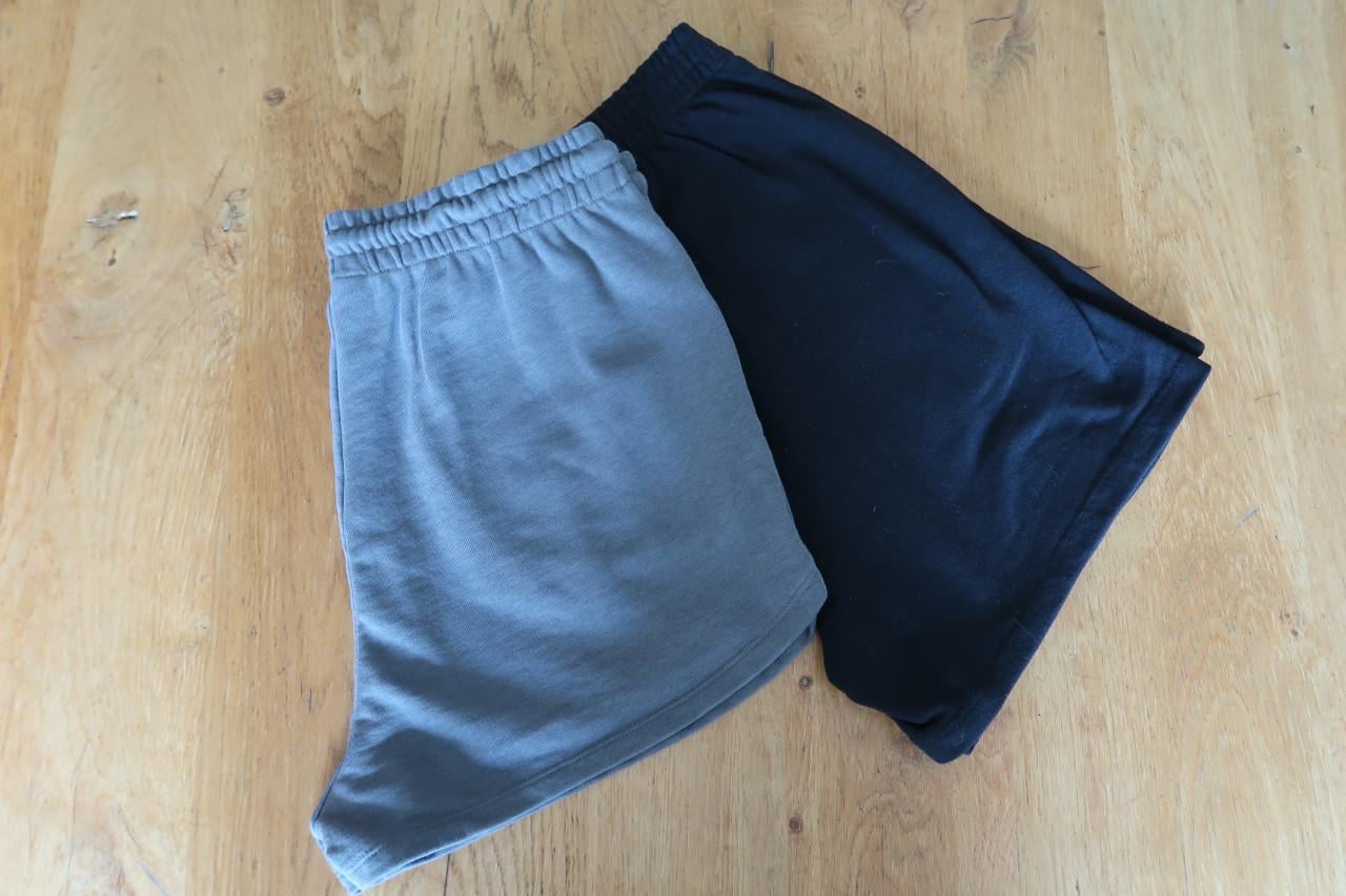 Meisjes/dames kleding, korte broekjes, truitjes en sportshirt. maat 170/XS