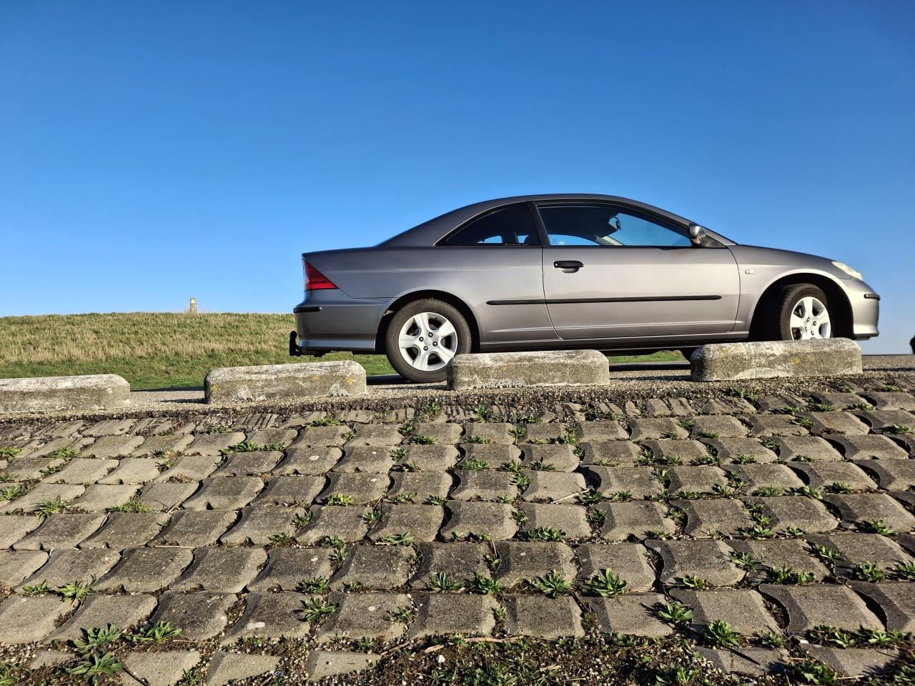 Civic Coupe 1.7 in zeer goede staat en zeer goed onderhouden