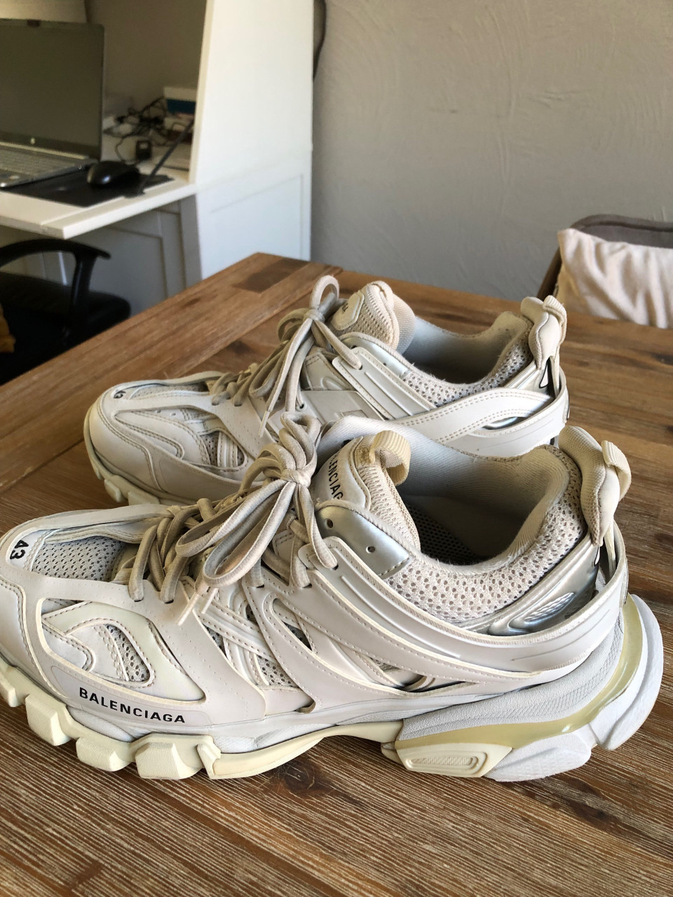 Sportschoenen.